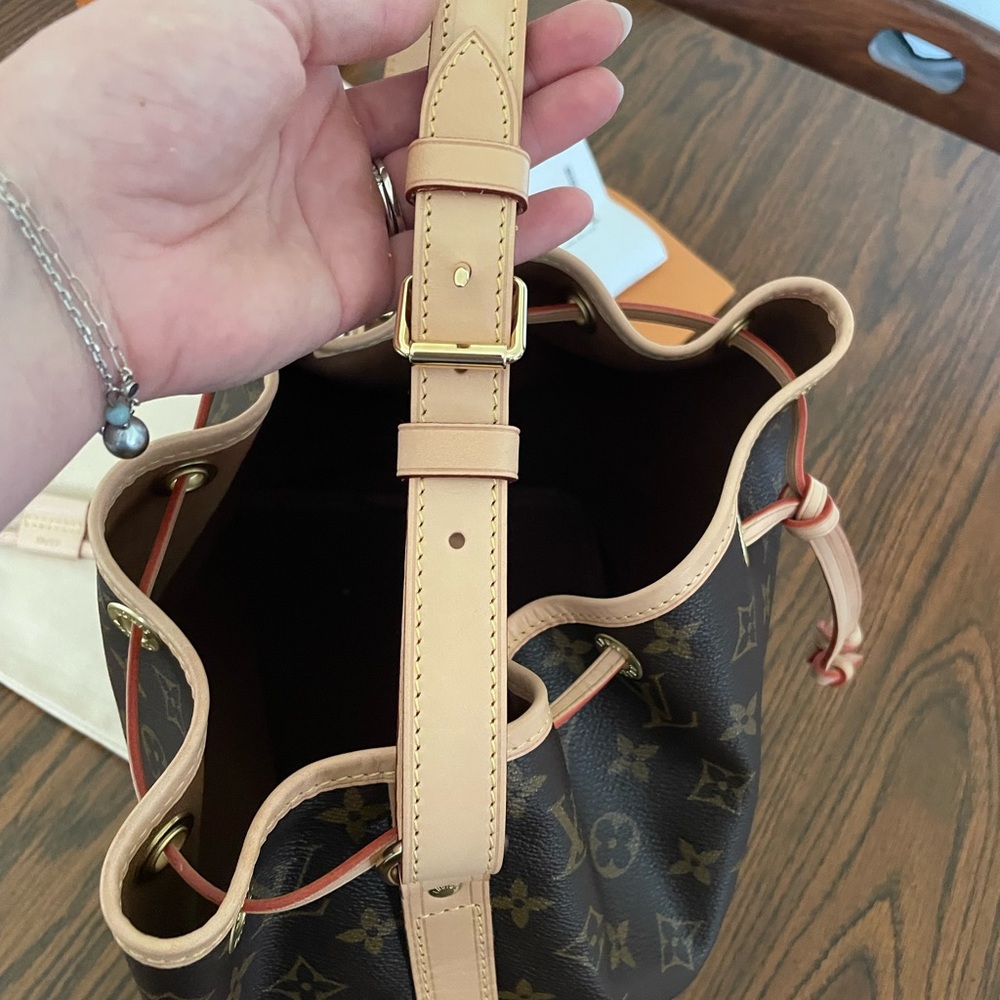 ♥️sold♥️Louis Vuitton Petite Noe Monogram Bucket Bag - Picture 11 of 16